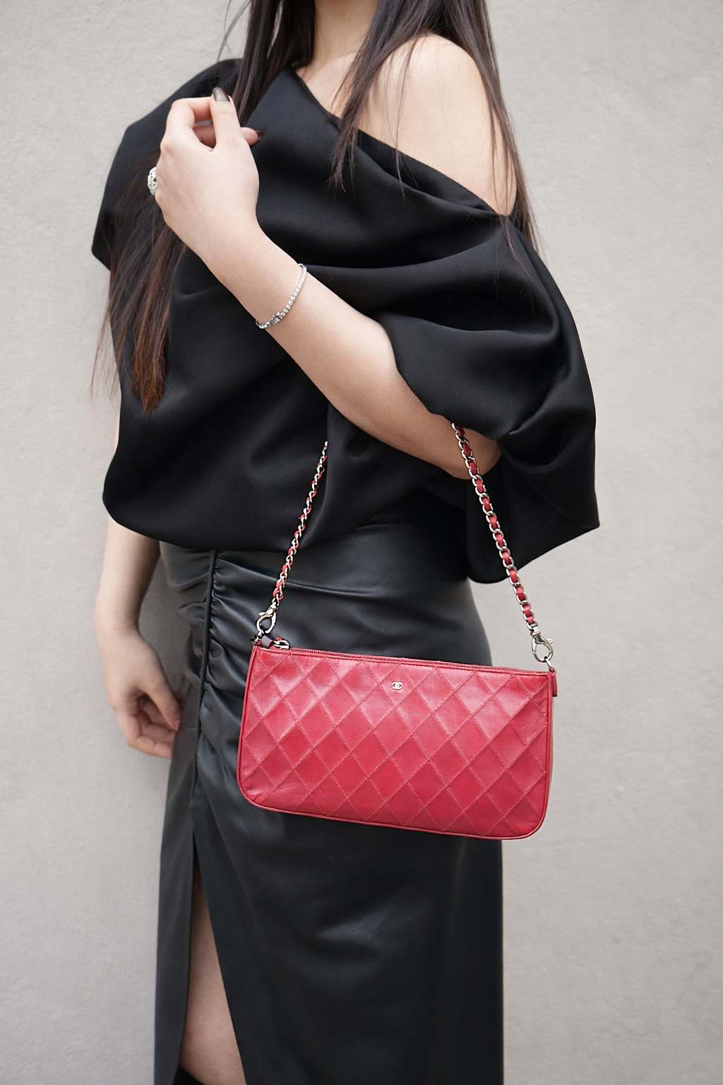 Pre-Owned Chanel 2010 Red Quilted Pochette Chain Shoulder Bag